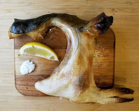 Yellowtail Collars
魚下巴